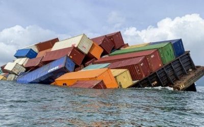 Video: Barge Loses Containers on Route to Singapore