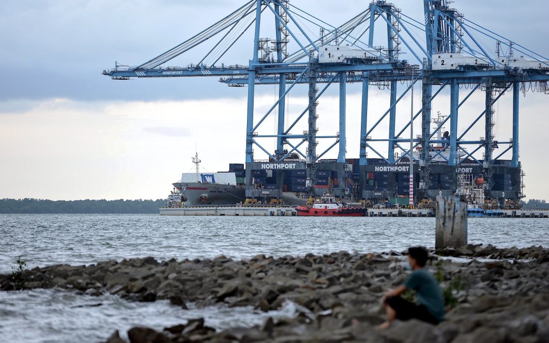 Malaysian shipping struggling to catch up, while ports ‘anchors aweigh’ from troubled waters