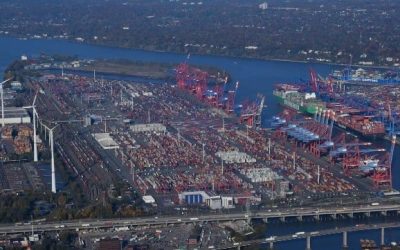 Hamburg Gets More Big Ships but Geopolitics/Economy Drive Volume Down