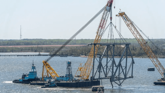 East Coast’s Biggest Crane Barge Hoists Giant Piece of Baltimore Bridge