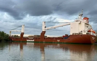 Cargo Ship Blacks Out and Becomes Wedged Across St. Lawrence Seaway