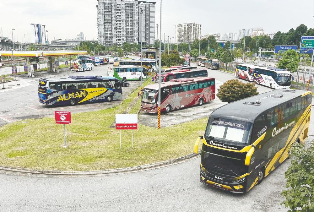 Bus and lorry companies facing shortage of drivers