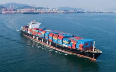 Korean Boxship Crossing North Pacific Reports Lost and Damaged Containers