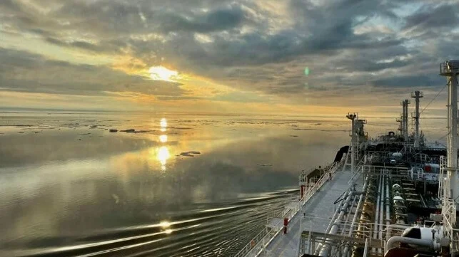 Chinese Carrier With Red Sea History Now Plans a Russian Arctic Route