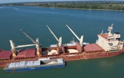 Lightering Begins to Free Bulker Aground in St. Lawrence River