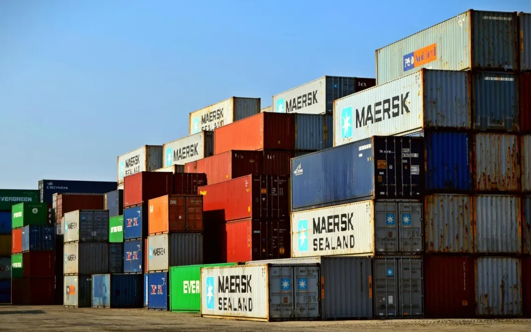 Carriers urged to lock in long-term shipping deals as freight rates slide