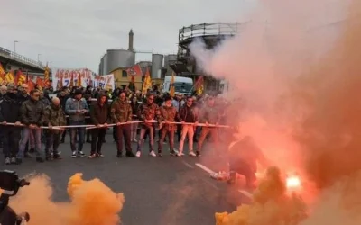 Dockworkers Disrupt Ports in Italy Protesting Alleged Arms Shipments