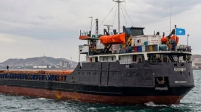 Guney-Somali-flagged-ship.491be8